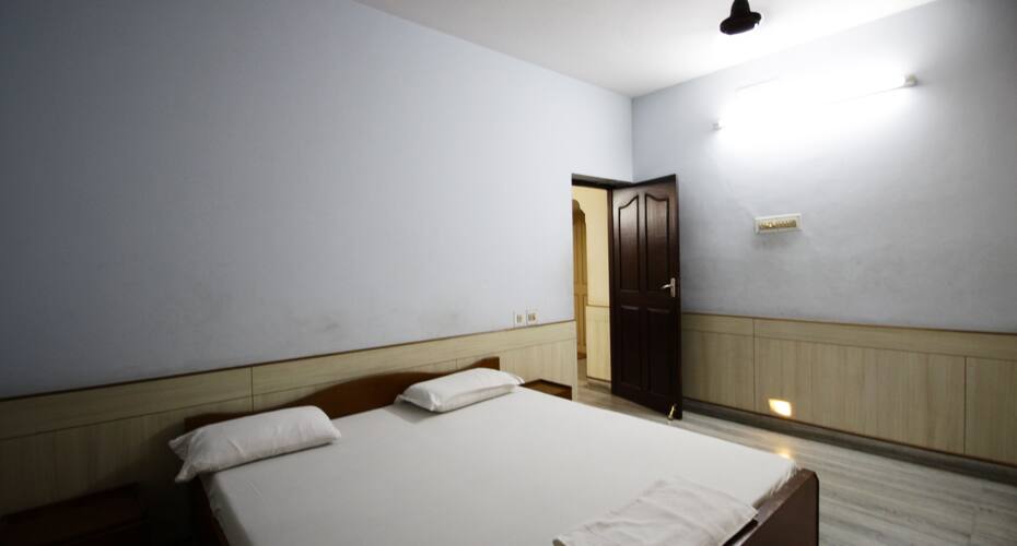 ARS Service Apartment-Vadapalani, Chennai 4